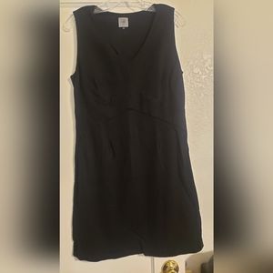 Black sleeveless dress
